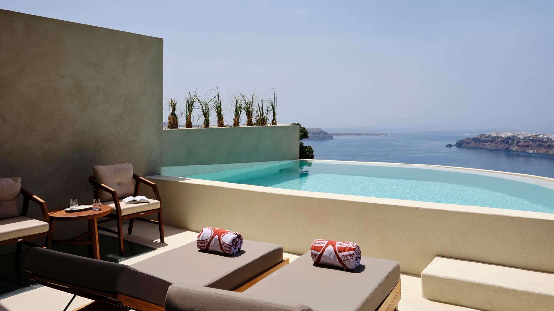 Three Bedroom Villa with Infinity Pool room