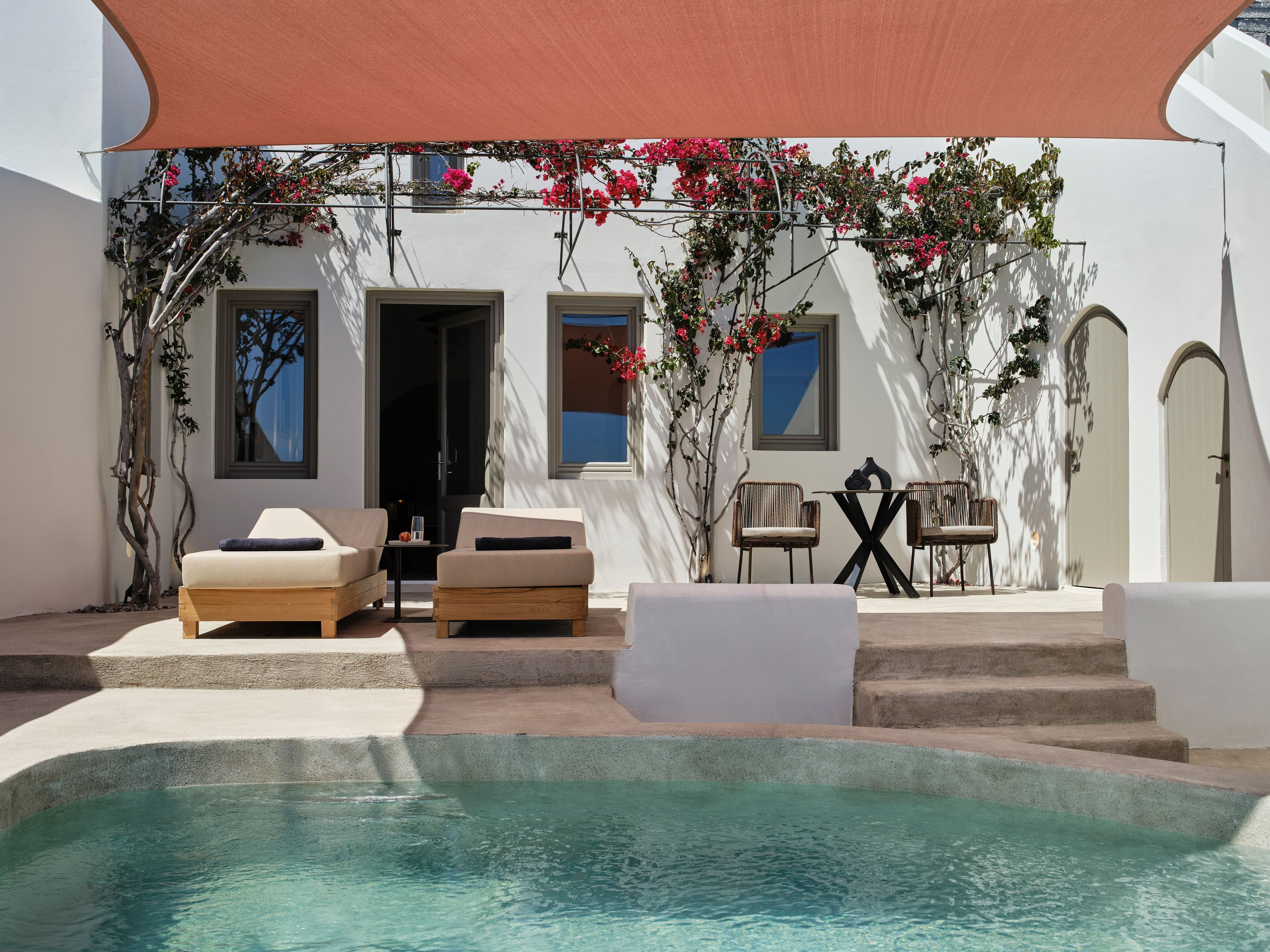 Exceptional Suite with Private Pool room