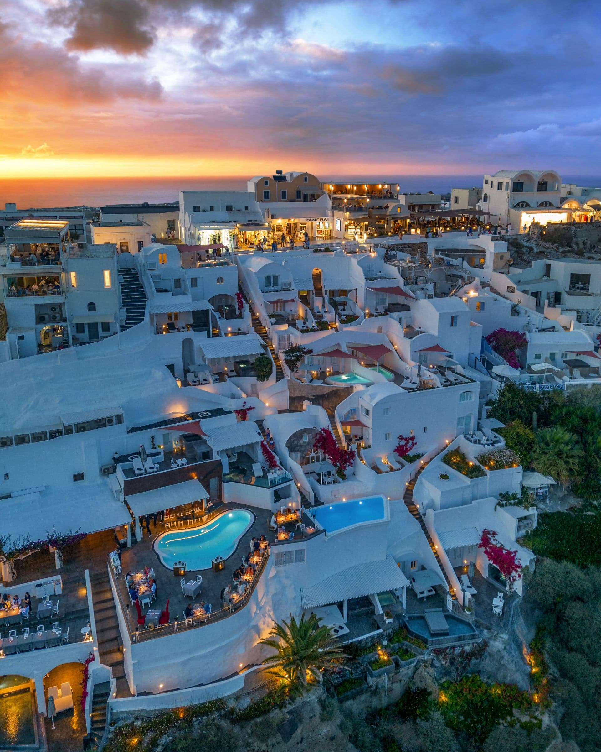 Oia or Imerovigli: How to choose where to stay in Santorini