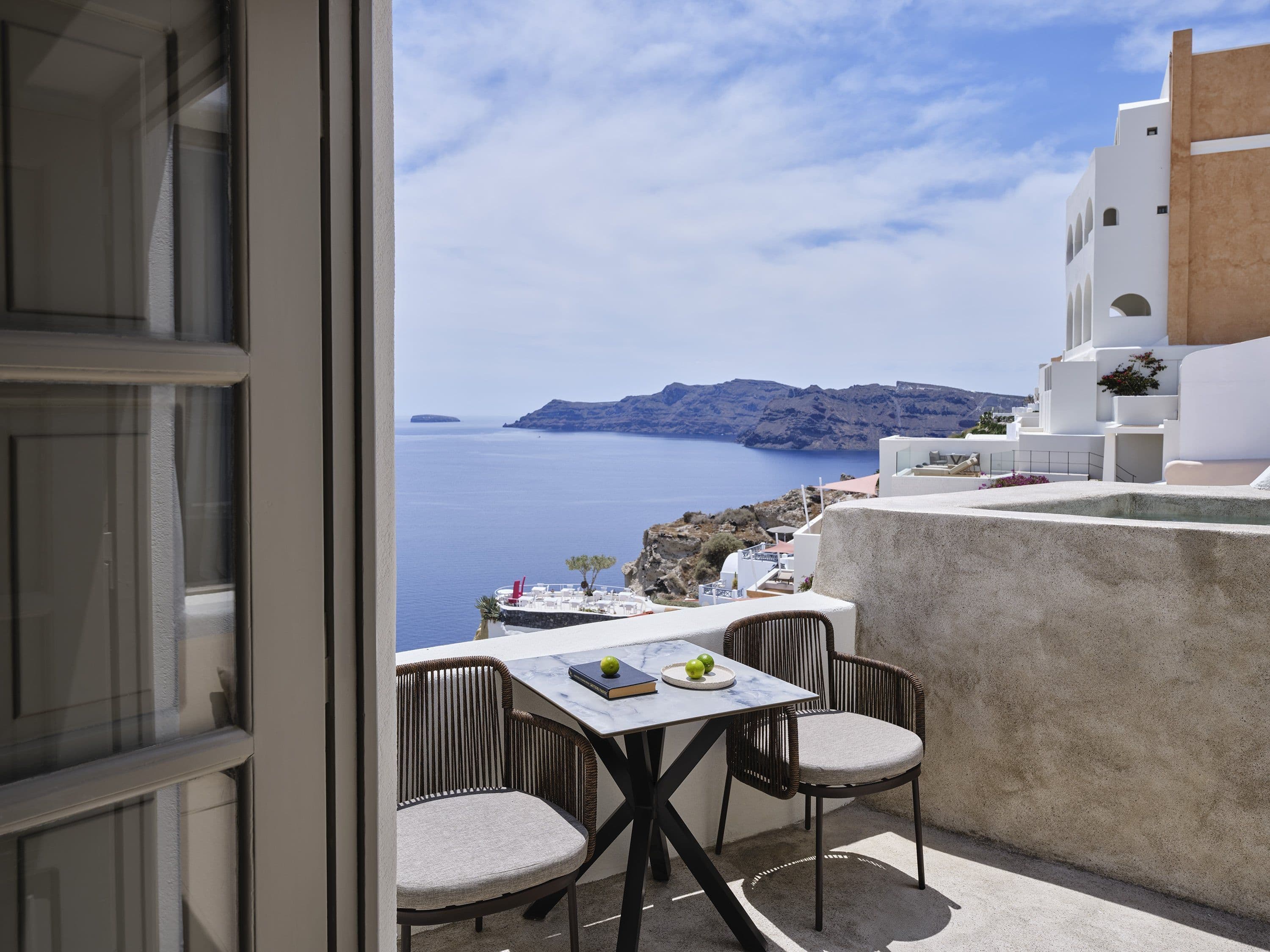 Premier Suite with Outdoor Hot tub room