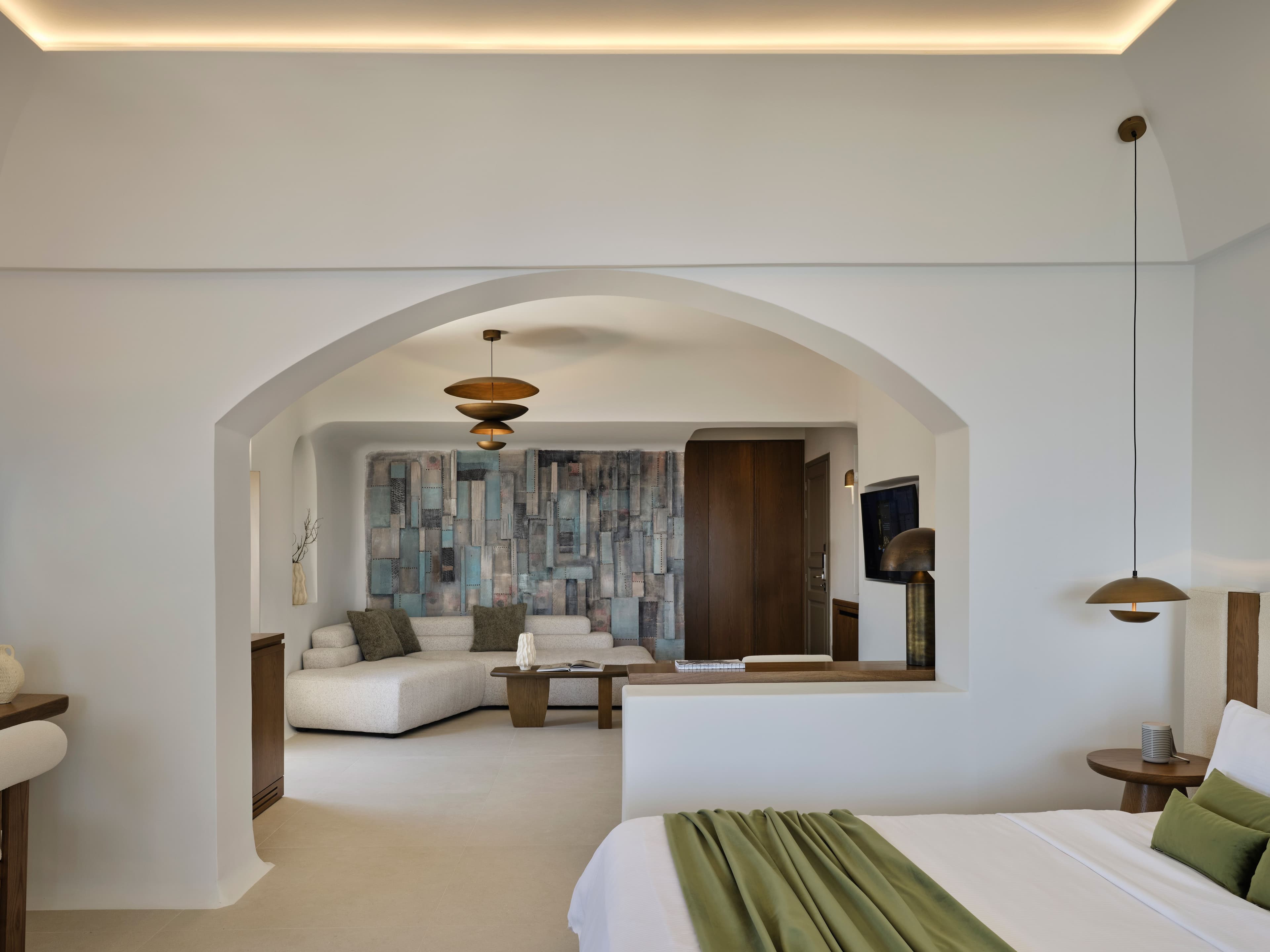 Honeymoon Suite with Outdoor Hot tub room