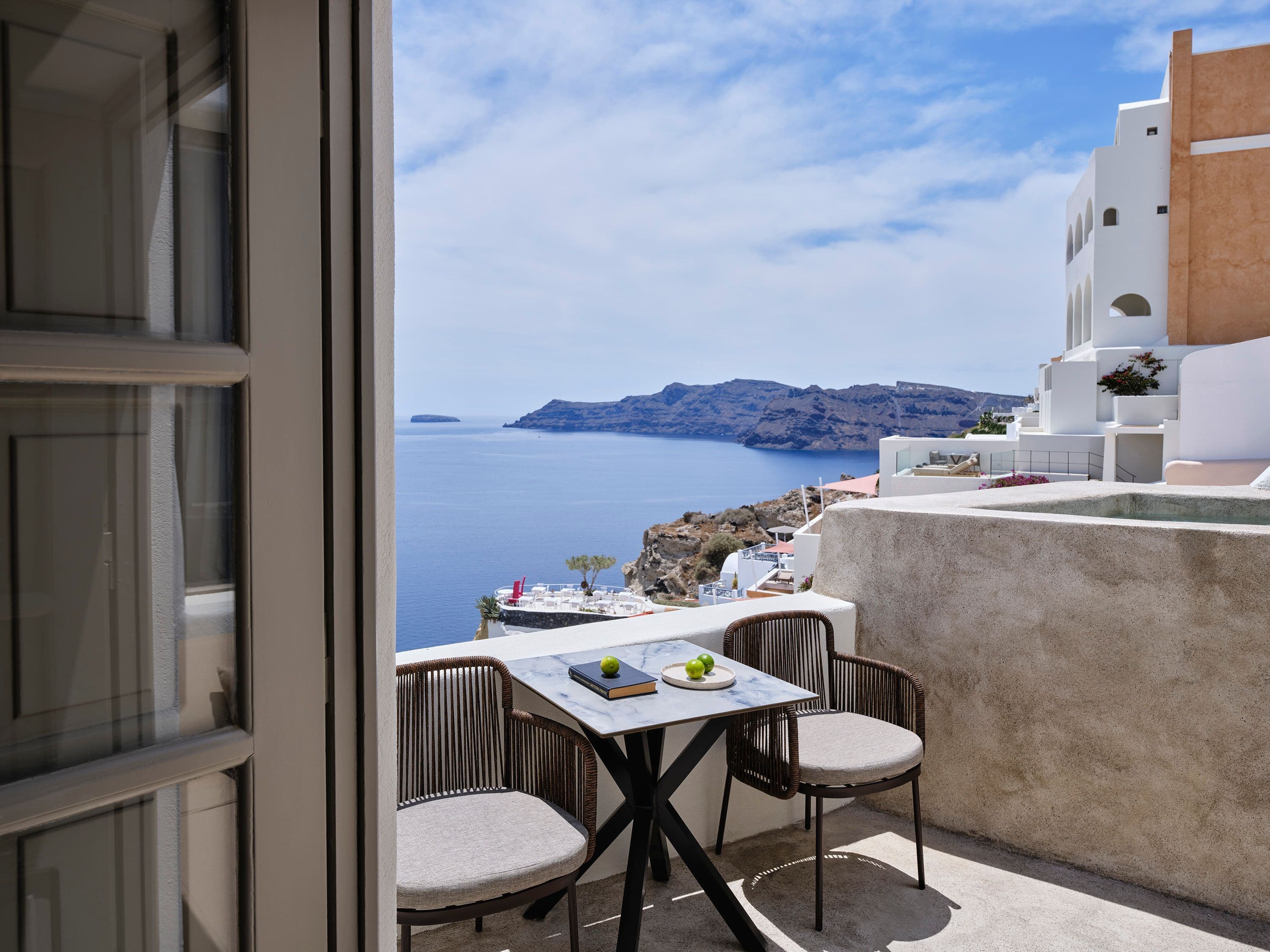 Premier Suite with Outdoor Hot tub room
