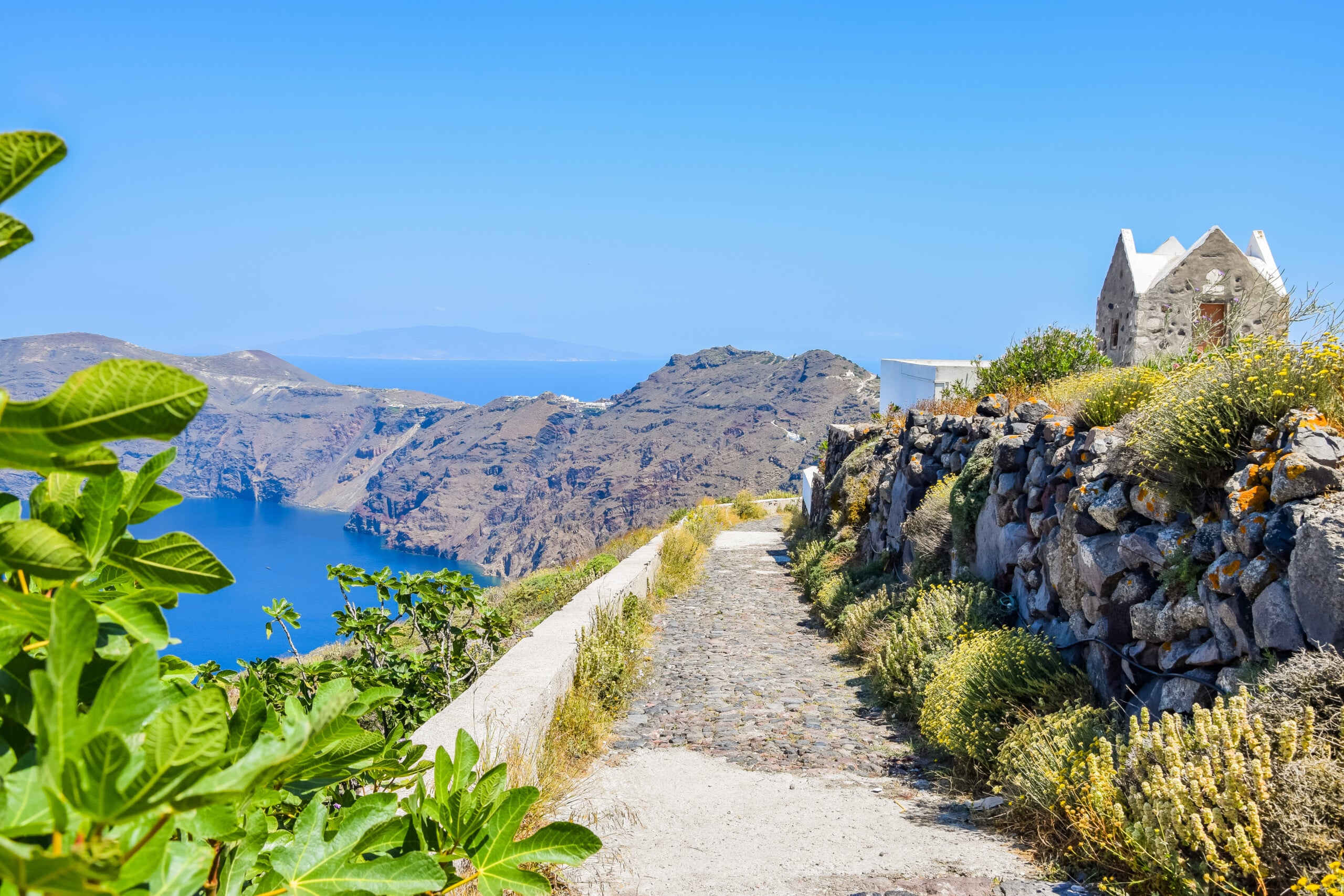 shutterstock_698577847- hiking path