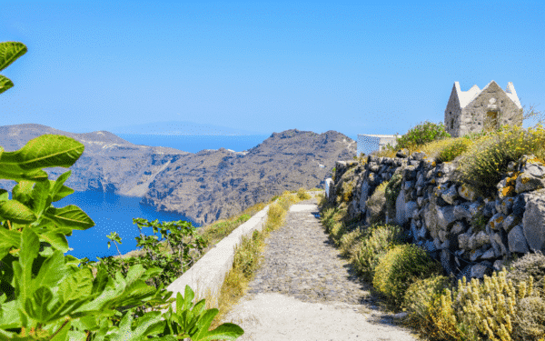 parte do caminho para caminhadas da caldeira em Santorini