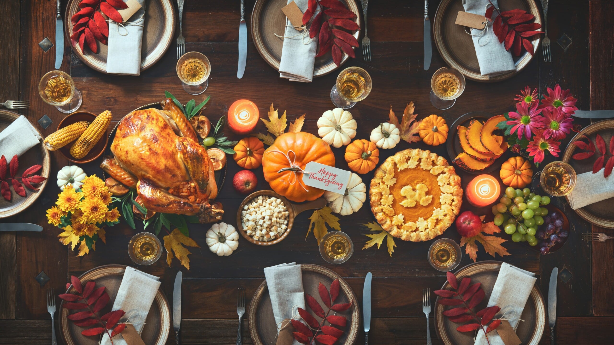 Thanksgiving dinner table